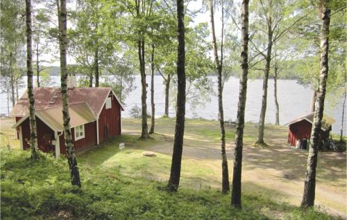 2 Bedroom Lovely Home In Hyltebruk