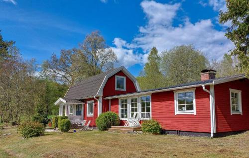 2 Bedroom Lovely Home In Unnaryd