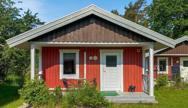 2 bedroom lovely home in Byxelkrok