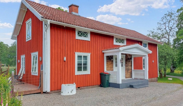 2 bedroom lovely home in Lönashult
