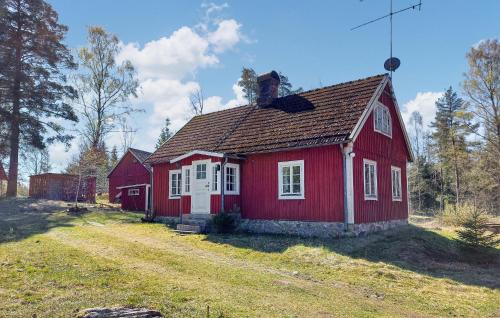 2 Bedroom Lovely Home In Visseltofta