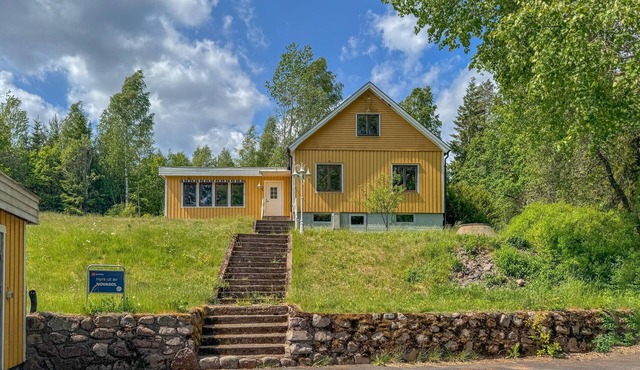 2 bedroom nice home in Lönneberga