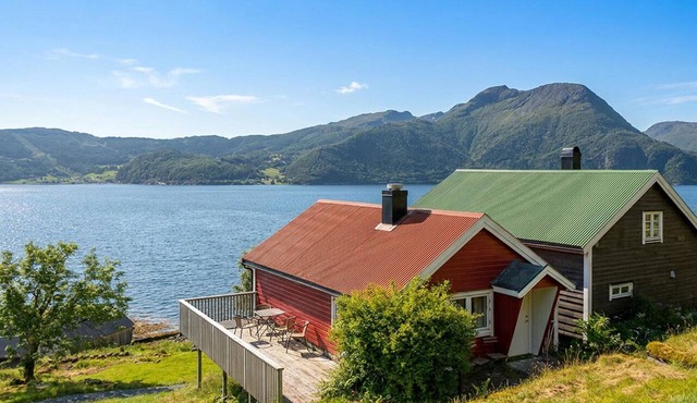 2 bedroom stunning home in Davik