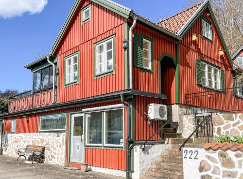 2 person holiday home in BÅSTAD
