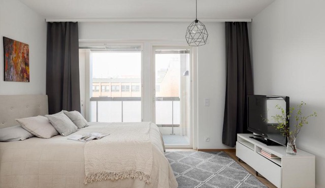 2BR design home 400 m from train station Tikkurila in Vantaa