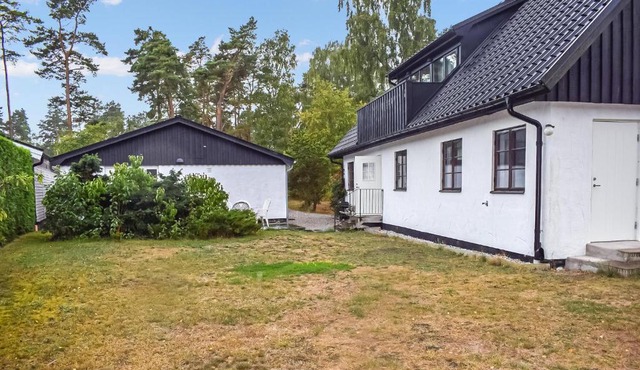 3 Bedroom Amazing Home In Borrby in Simrishamn