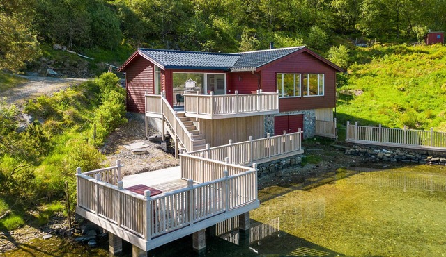 3 bedroom awesome home in Sveio