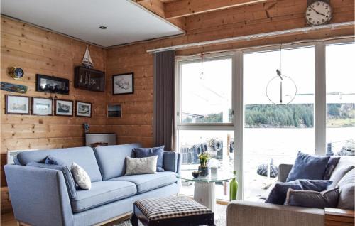 3 Bedroom Beach Front Home In Bokn