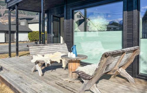 3 Bedroom Beautiful Apartment In Voss