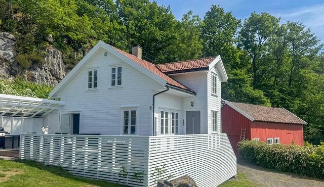 3 bedroom beautiful home in Lyngdal