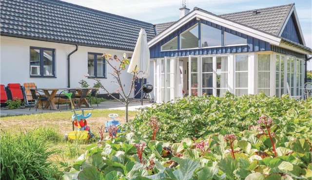3 Bedroom Cozy Home In Ystad