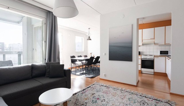 3 bedroom family apartment with sauna and parking in Helsinki