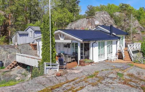 3 Bedroom Nice Home In Gjeving