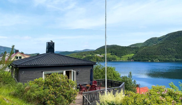 4 bedroom amazing home in Valsøyfjord