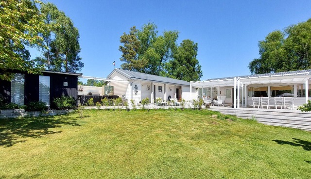 4 bedroom amazing home in Haverdal