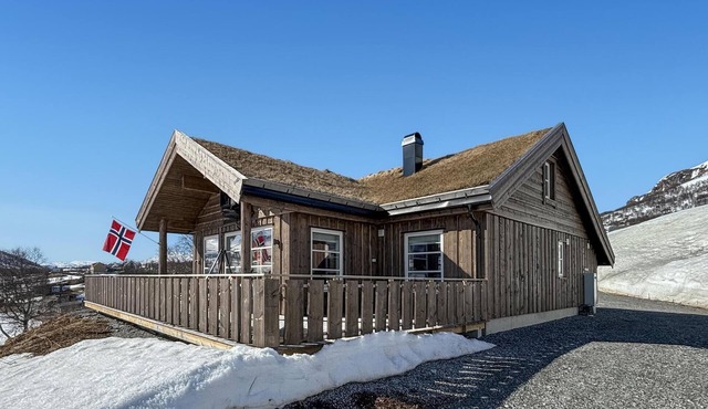 4 bedroom awesome home in Vøringsfoss