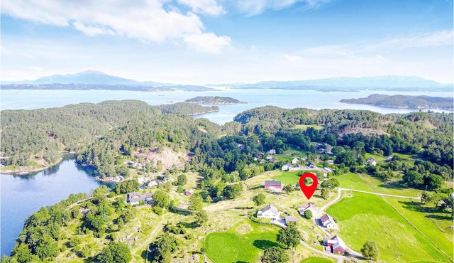 4 Bedroom Awesome Home In Valevåg