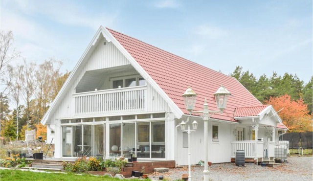 4 Bedroom Beach Front Home In Djurhamn