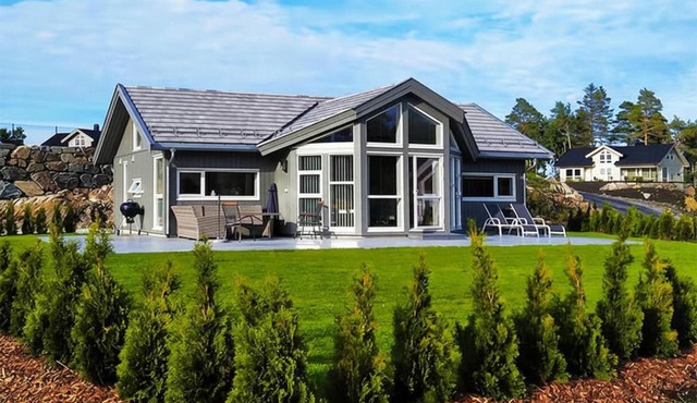 4 Bedroom Beautiful Home In Færvik in Arendal