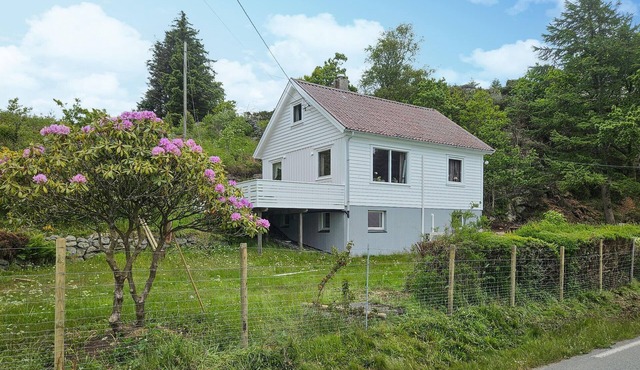 4 bedroom cozy home in Bokn