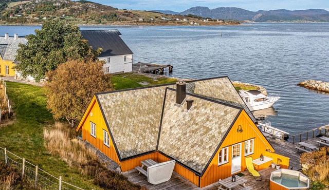 4 bedroom cozy home in Kvamsøy