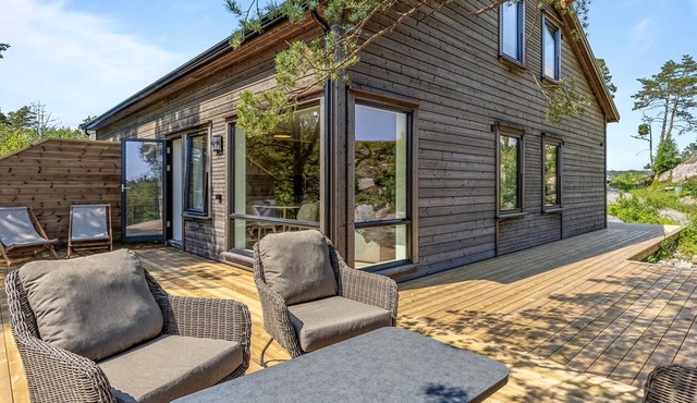 4 bedroom lovely home in Risør
