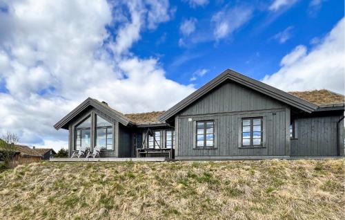 4 Bedroom Lovely Home In Øyer