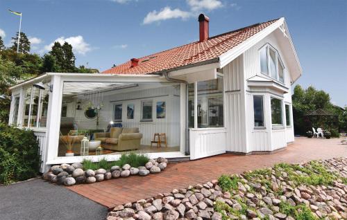 4 Bedroom Stunning Home In Alingsås