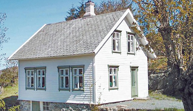 4 bedroom stunning home in Finnås