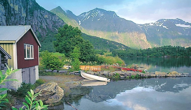 4 person holiday home in Eresfjord-By Traum