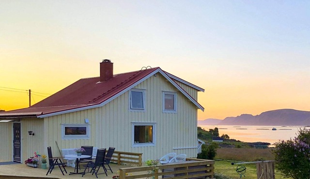 4 person holiday home in ALSVÅG