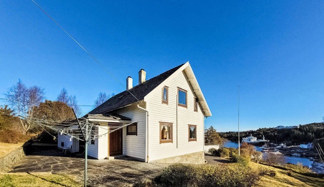 5 bedroom stunning home in Torangsvåg