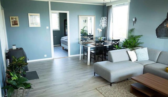 5 minutes to downtown Arendal-Free Parking