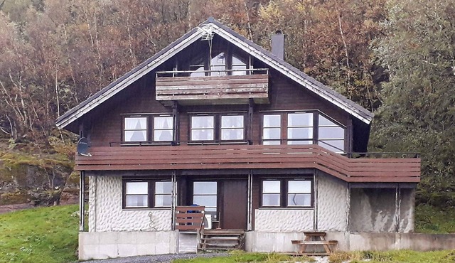 5 person holiday home in Selsøyvik