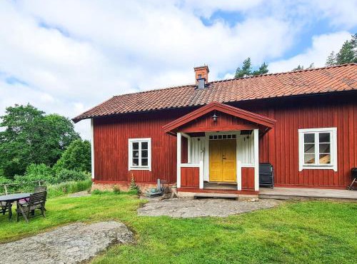 5 person holiday home in Mellösa