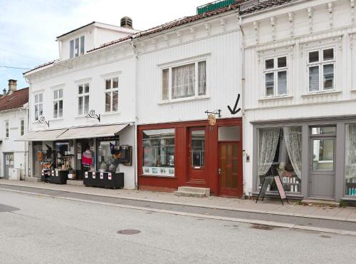 5 person holiday home in Risør-By Traum