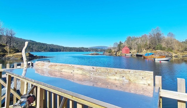5 person holiday home in LONEVÅG