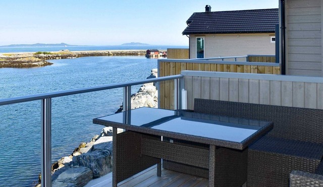 5 star holiday home in Brattvåg