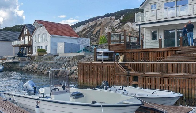 5 star holiday home in Urangsvåg