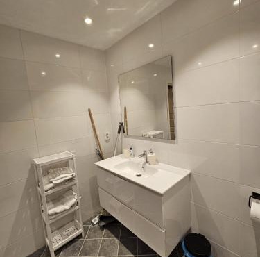6-Bedroom Apartment with Scenic Views