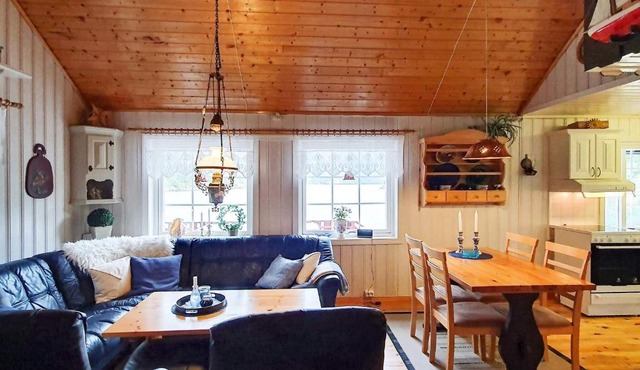 6 person holiday home in Sundlandet