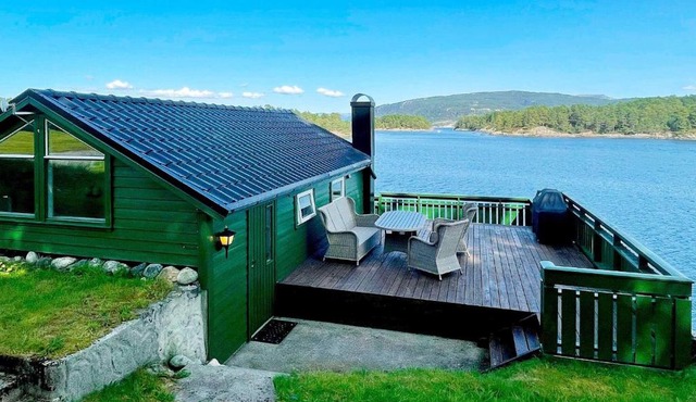 6 person holiday home in LINDÅS
