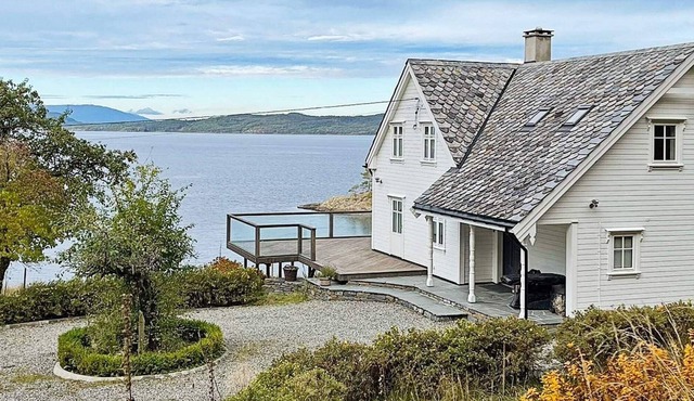 6 person holiday home in SKÅNEVIK
