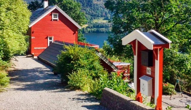 8 person holiday home in Bruvik-By Traum