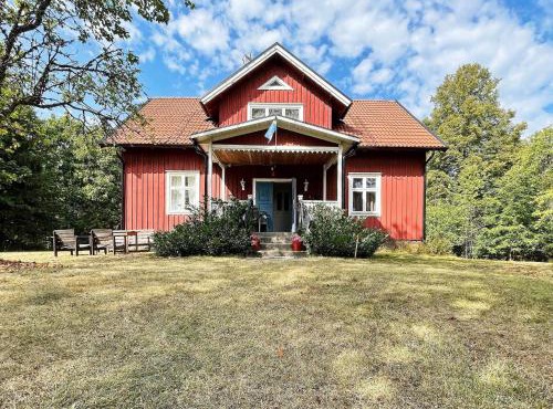 8 person holiday home in ÖRSJÖ-By Traum