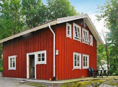 8 person holiday home in UDDEVALLA-By Traum