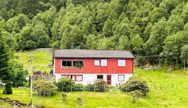 9 person holiday home in Reksteren