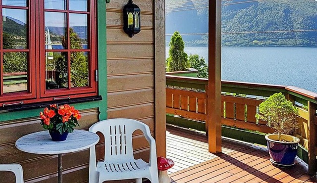 9 person holiday home in HUNDEIDVIK-By Traum in Sykkylven