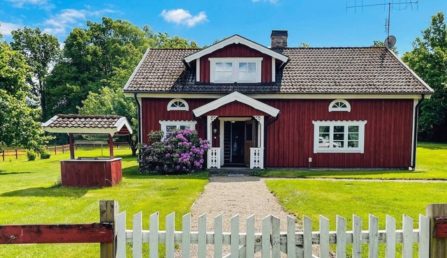 9 person holiday home in ÄLMHULT