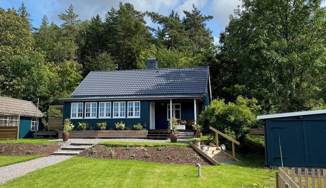 A luxurious, relaxing country retreat dating back to 1840—newly renovated!